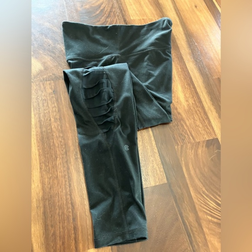 Women’s black leggings